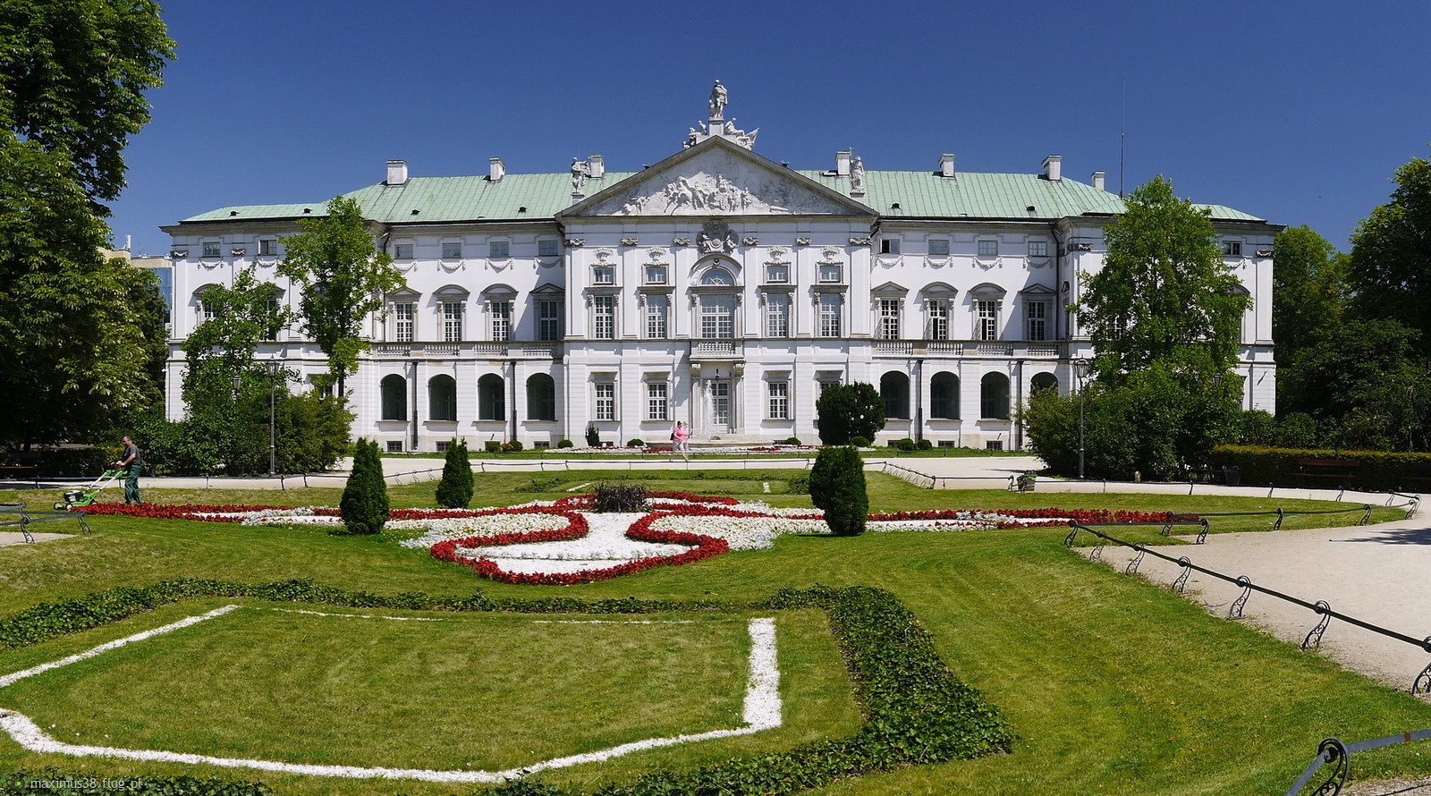 The fourth-largest arboretum in Europe located in Kórnik, in Greater Poland  - Let's Teach Europe