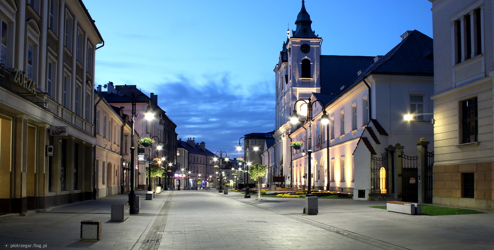 Biust Nieregularny Balkon Kosciol Sw Krzyza Rzeszow Djembe Edu Pl